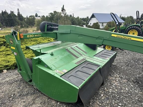 Image of John Deere 830 equipment image 2