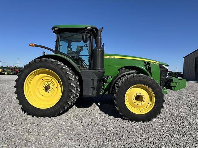 Image of John Deere 8320R equipment image 3