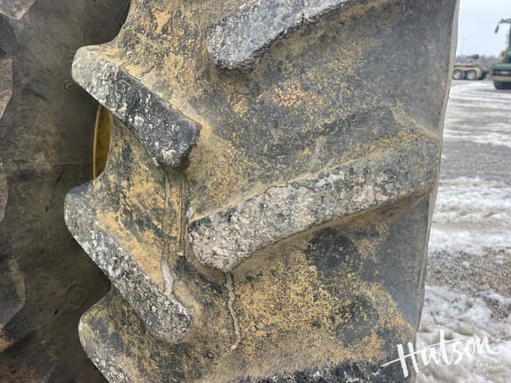 Image of John Deere 8320R equipment image 2