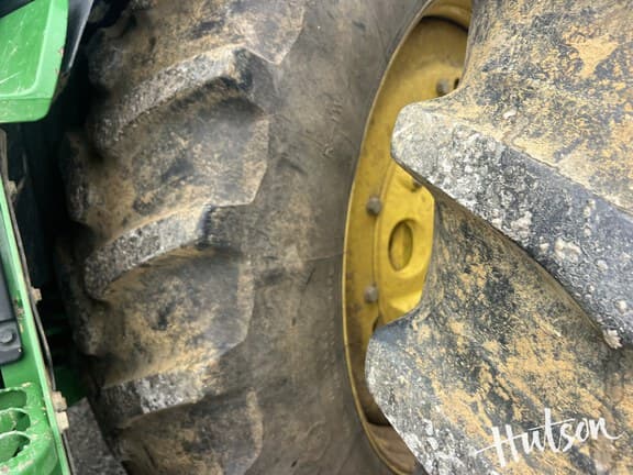 Image of John Deere 8320R equipment image 3