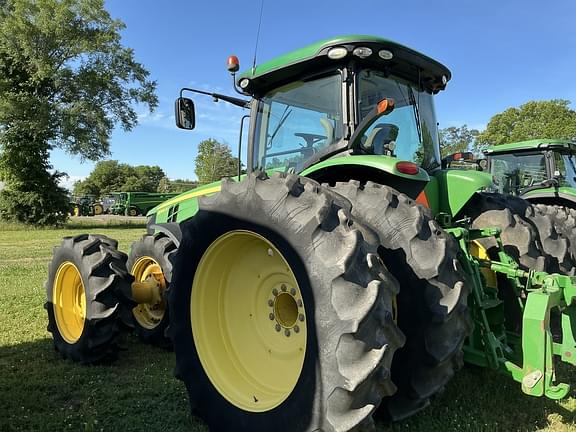 Image of John Deere 8320R equipment image 3