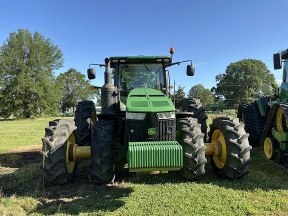Image of John Deere 8320R equipment image 1