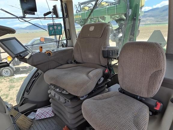 Image of John Deere 8320R equipment image 3