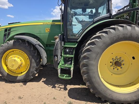 Image of John Deere 8320R equipment image 1