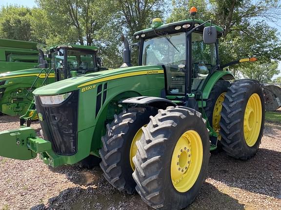 Image of John Deere 8320R equipment image 2