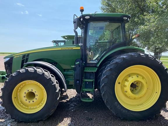Image of John Deere 8320R equipment image 3