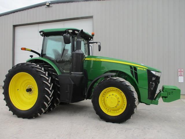 Image of John Deere 8320R equipment image 1