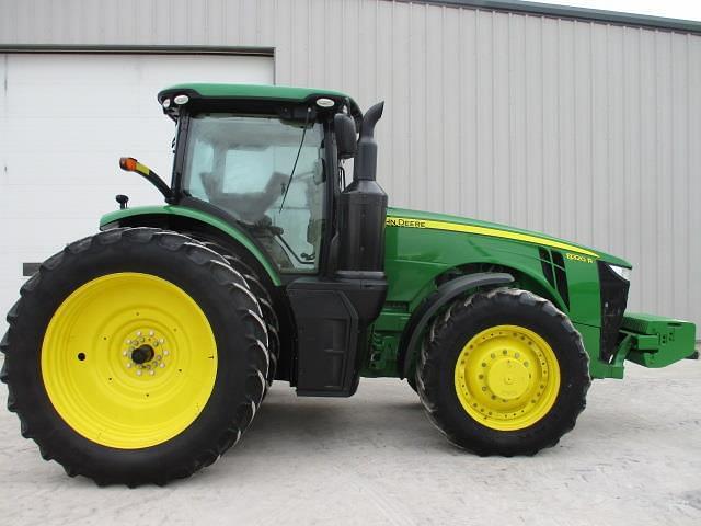 Image of John Deere 8320R equipment image 4