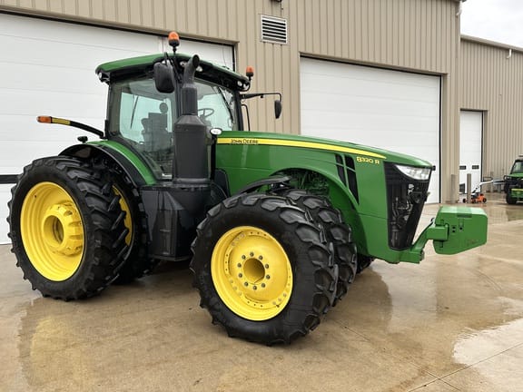 2015 John Deere 8320R Equipment Image0