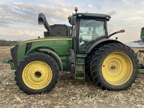 Image of John Deere 8320R equipment image 2