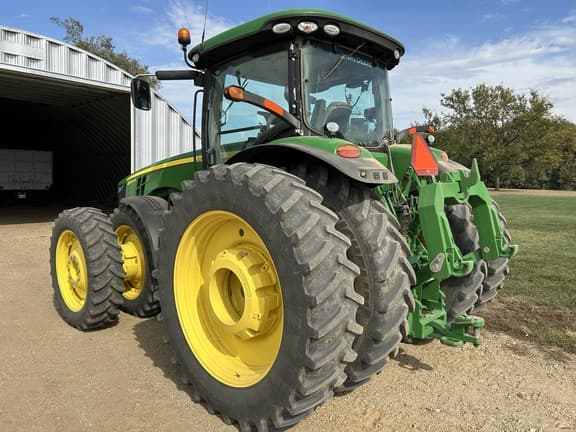 Image of John Deere 8320R equipment image 2
