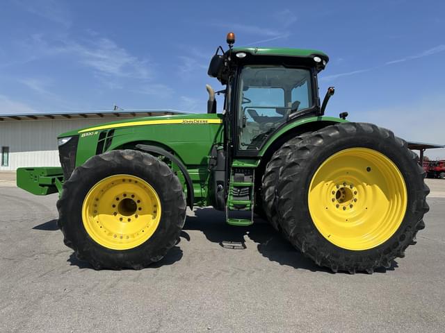 Image of John Deere 8320R equipment image 2