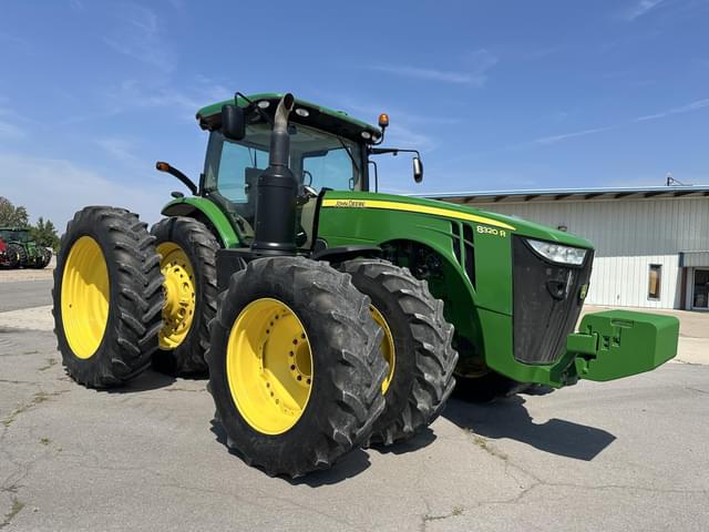 Image of John Deere 8320R equipment image 1