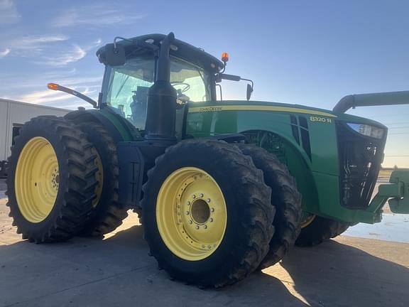 Image of John Deere 8320R equipment image 1