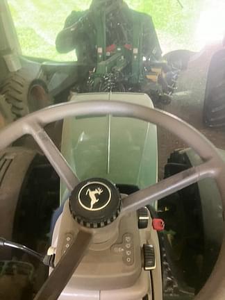 Image of John Deere 8320R equipment image 2