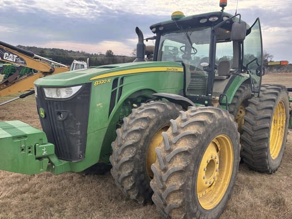 Image of John Deere 8320R equipment image 2