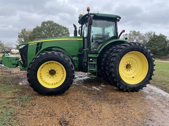 Image of John Deere 8320R equipment image 2