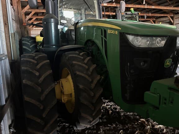 Image of John Deere 8320R equipment image 1