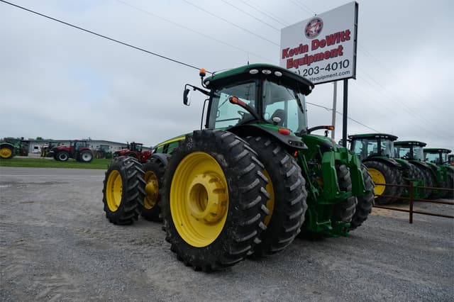 Image of John Deere 8320R equipment image 3