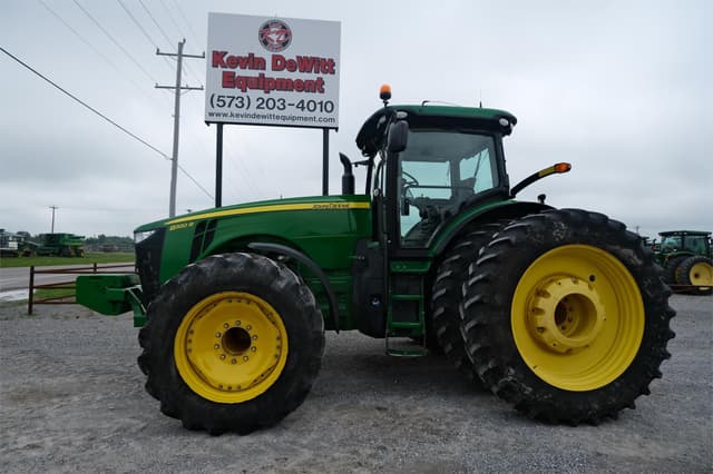 Image of John Deere 8320R equipment image 2