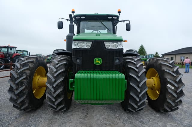Image of John Deere 8320R equipment image 4