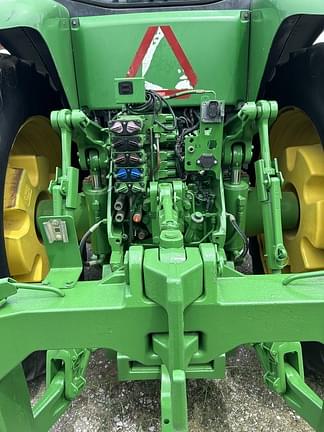 Image of John Deere 8320R equipment image 4