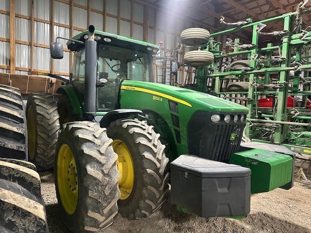 Image of John Deere 8320R equipment image 1