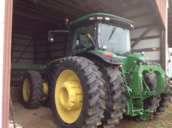 2015 John Deere 8320R Equipment Image0