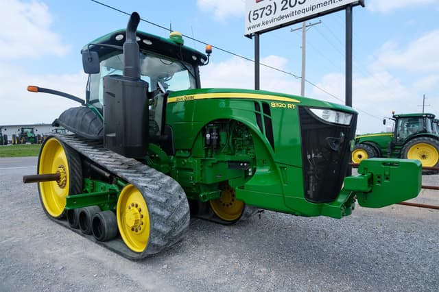 Image of John Deere 8320RT equipment image 2