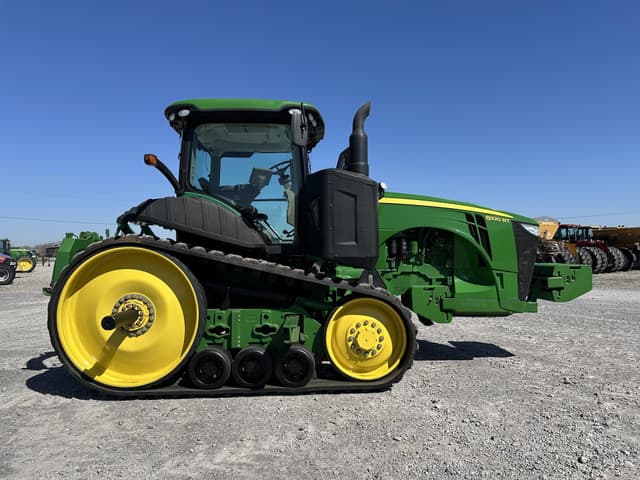 Image of John Deere 8320RT equipment image 3