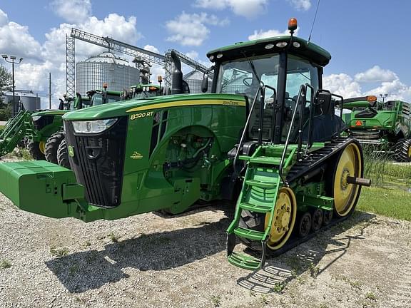 Image of John Deere 8320RT equipment image 1