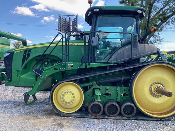 Image of John Deere 8320RT equipment image 3