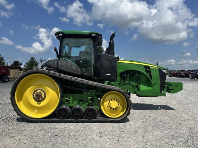 Image of John Deere 8320RT equipment image 3