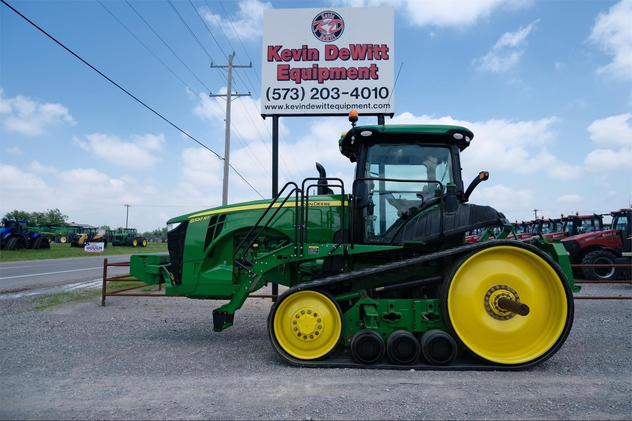 2015 John Deere 8320RT Equipment Image0