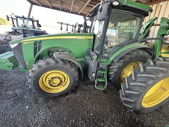 Image of John Deere 8345R equipment image 4