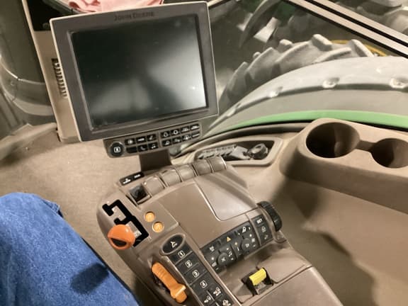 Image of John Deere 8345R equipment image 3