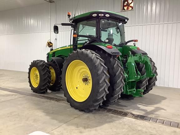 Image of John Deere 8345R equipment image 3