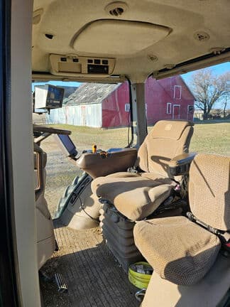 Image of John Deere 8345R equipment image 2