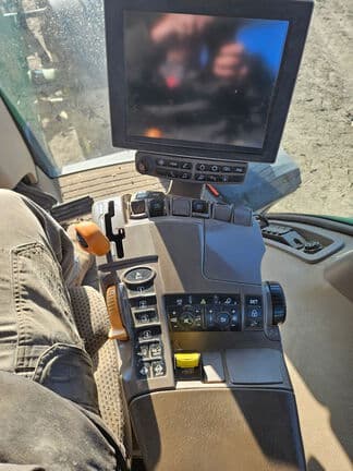 Image of John Deere 8345R equipment image 3