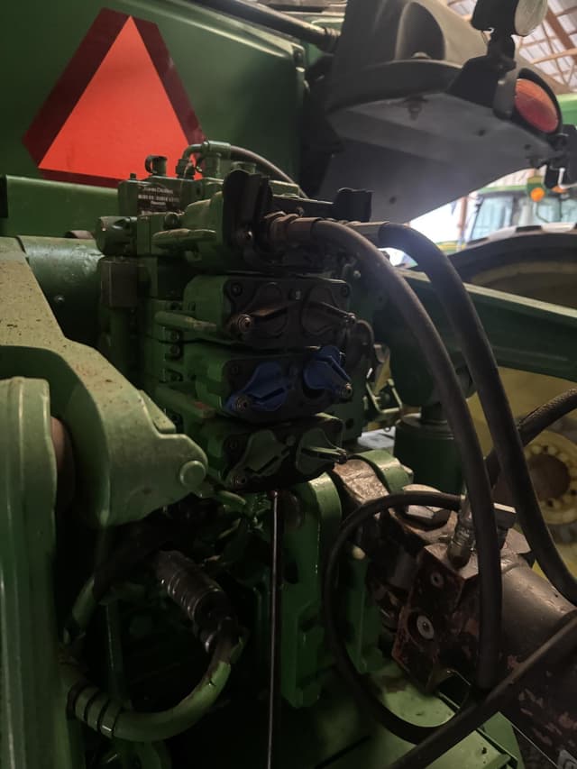 Image of John Deere 8345RT equipment image 1