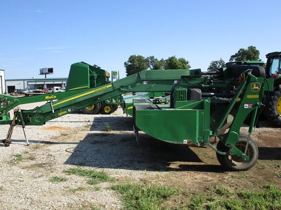 Main image John Deere 835