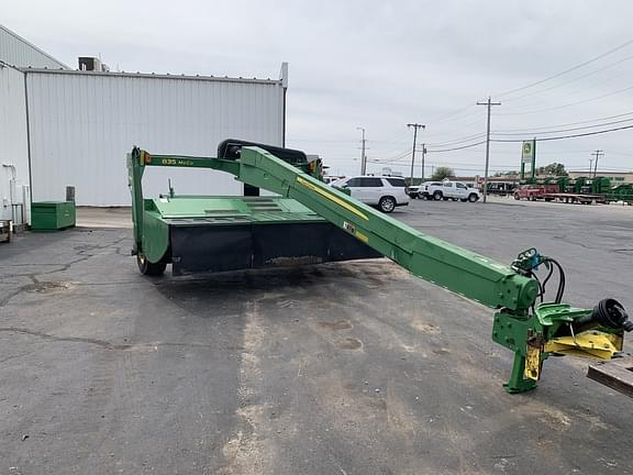 Image of John Deere 835 equipment image 2