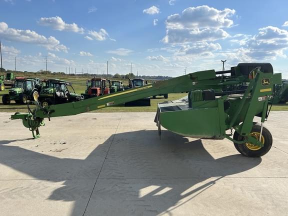 Image of John Deere 835 equipment image 4