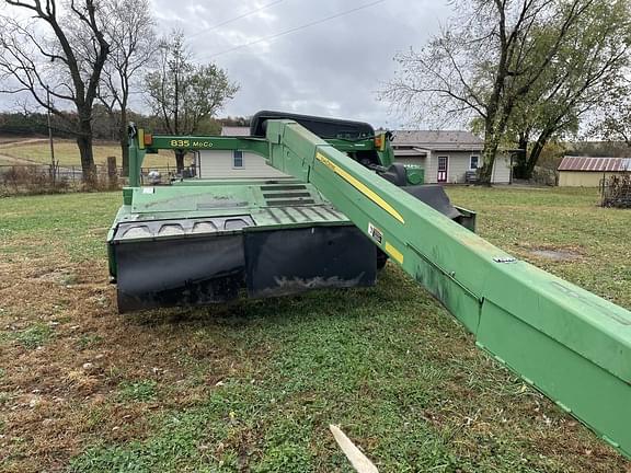 Image of John Deere 835 Primary image
