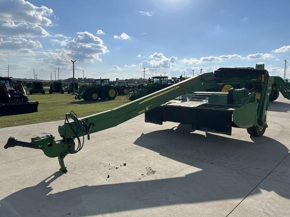 Image of John Deere 835 equipment image 3