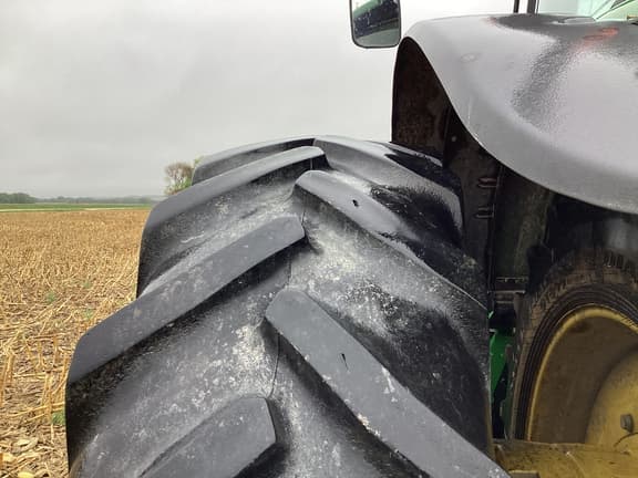 Image of John Deere 8370R equipment image 2