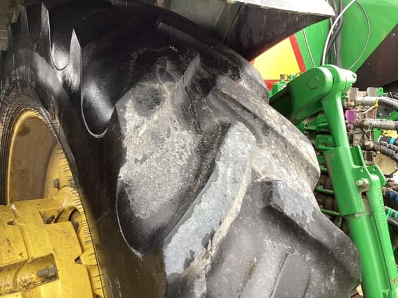 Image of John Deere 8370R equipment image 1