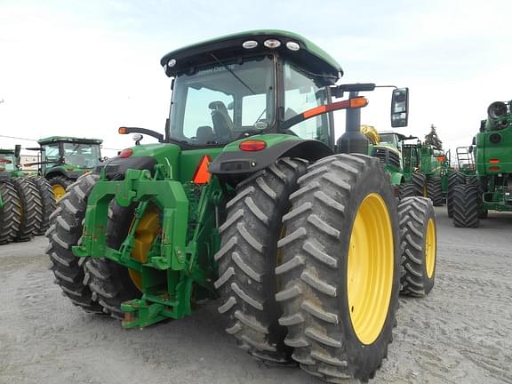 Image of John Deere 8370R equipment image 4