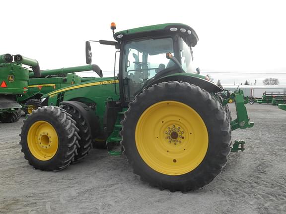 Image of John Deere 8370R equipment image 1