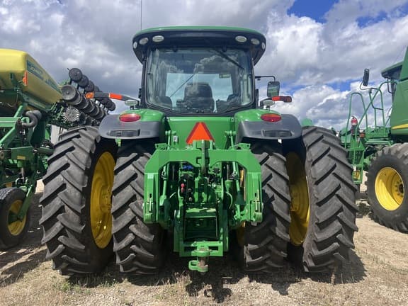 Image of John Deere 8370R equipment image 4